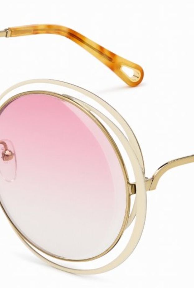 Chloé تطرح إصداراً جديداً من نظارة “Carlina” الأيقونية
