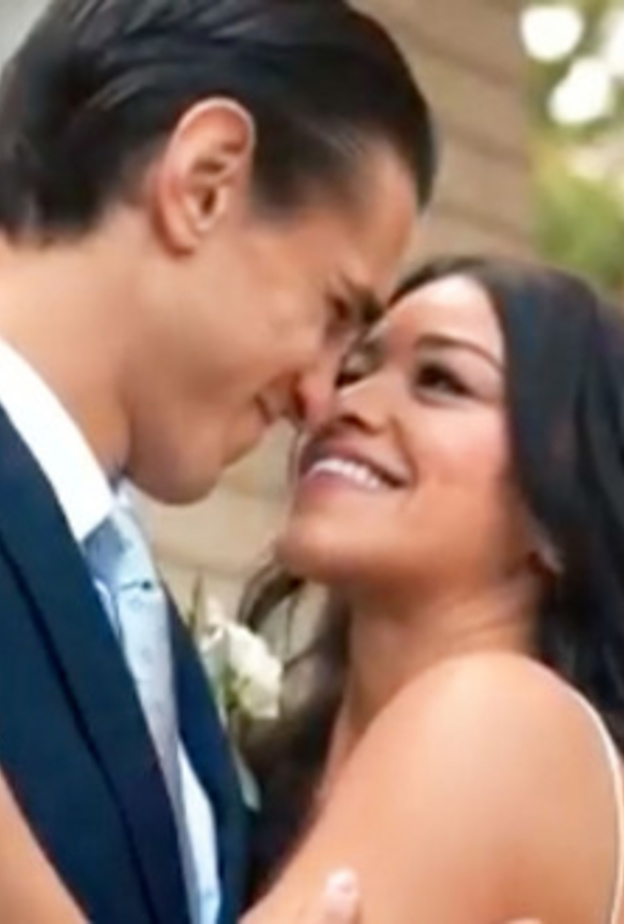 بالفيديو :  زواج الممثلة الأميركية جينا رودريغز