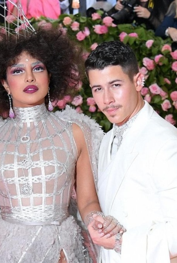 Priyanka Chopra بريانكا تشوبرا ترغب في أن تحكي لأطفالها عن قصة لقائها بوالدهم نيك جوناس