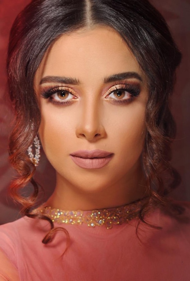 مكياج برونزي براق للمناسبات الرمضانية مستوحى من بلقيس فتحي