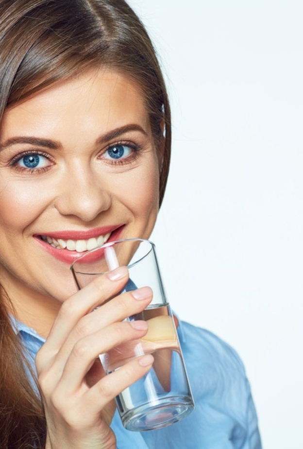 اهمية شرب الماء وترطيب الجسم في رمضان