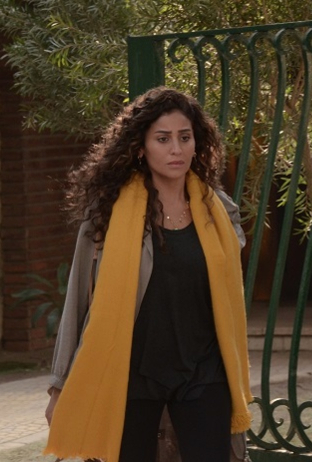 دينا الشربيني في زي الشمس