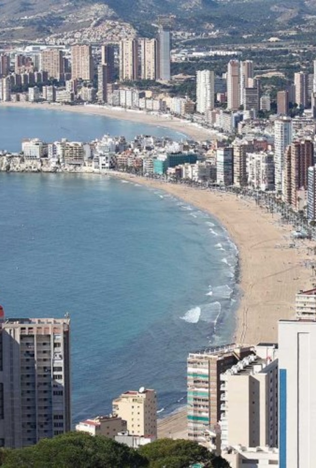  السياحة في بينيدورم الاسبانية