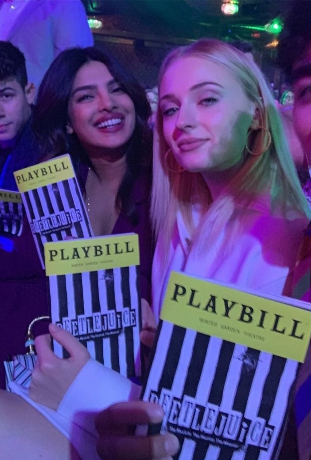  أناقة بريانكا تشوبرا