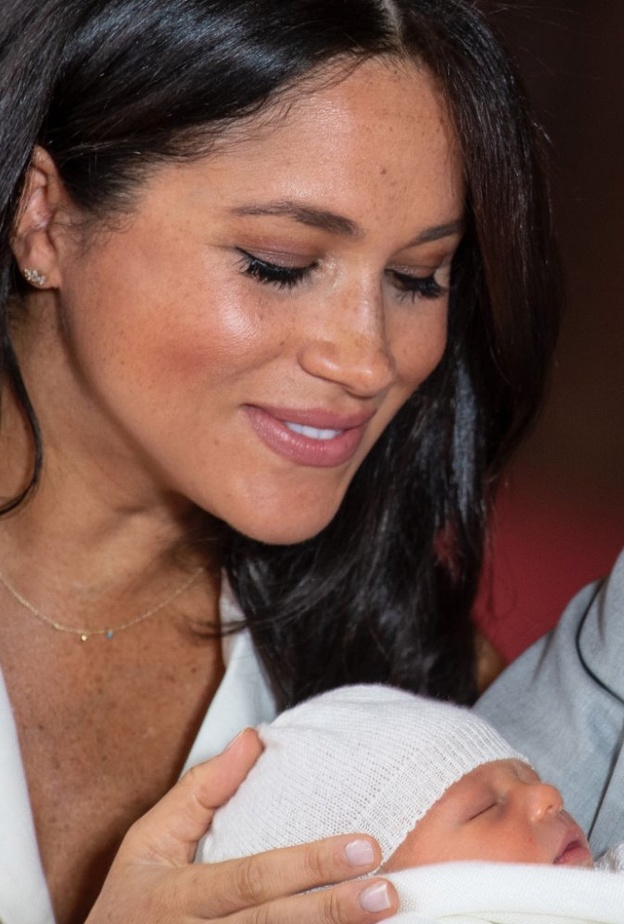 الأميرة ميغان ماركل Meghan Markle بتسريحات شعر طبيعية