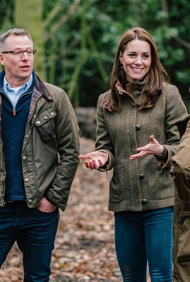 الصور التي نشرت لكيت في حديقة Back To Nature تضمنت صورة لكيت وهي تعمل في داخل الحديقة