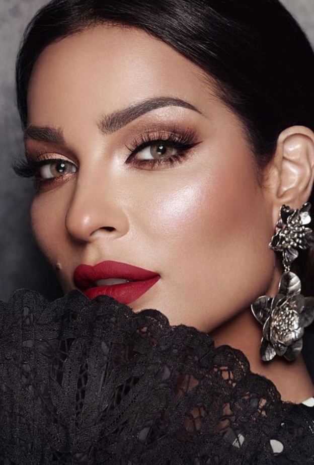 مكياج كلاسيكي جذاب اعتمديه في سهرات رمضان 2019