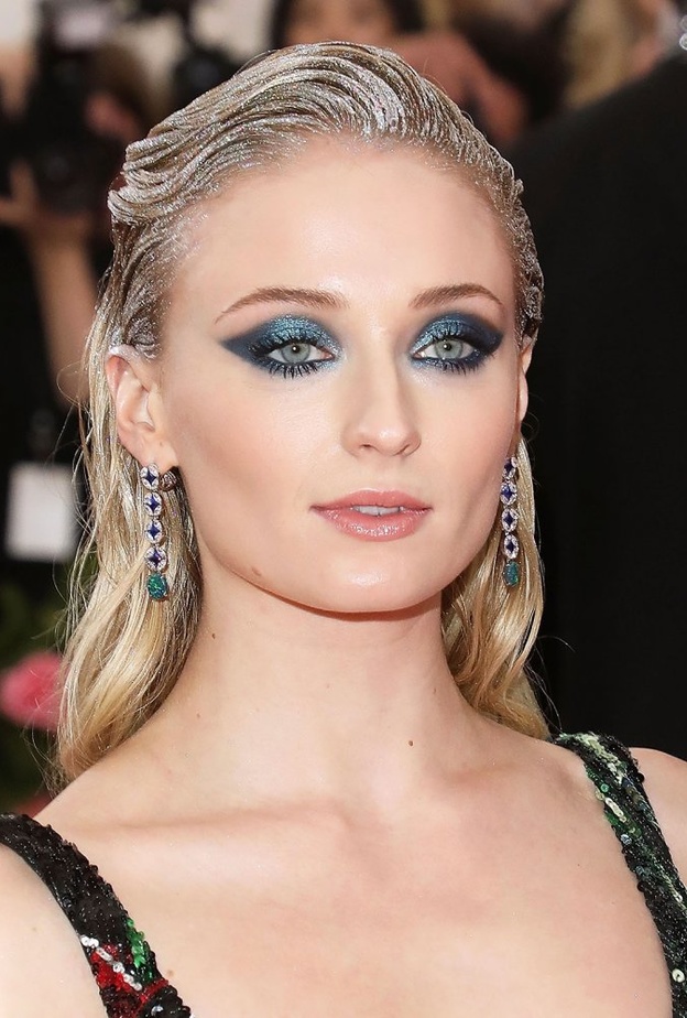 أجمل إطلالات المكياج الطبيعي من صوفي