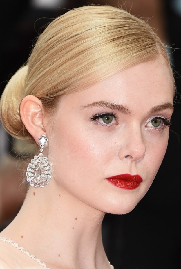 إطلالة جمالية ساحر للجميلة Elle Fanning في مهرجان كان