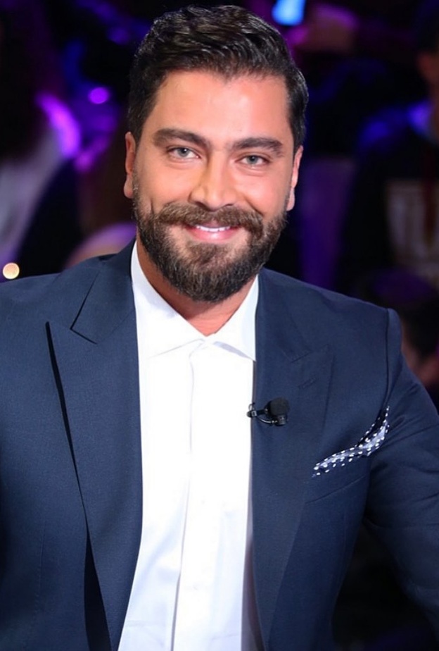 معتصم النهار بطل مسلسل خمسة ونص