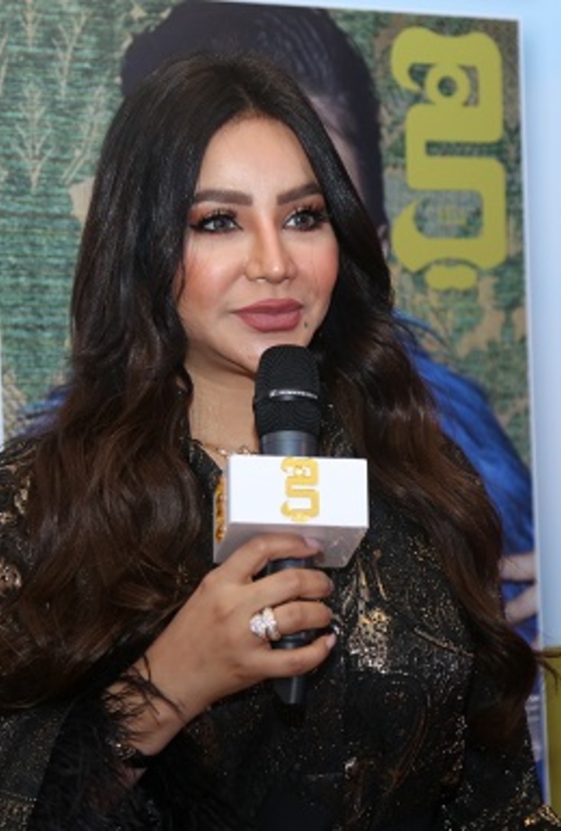  رئيسة تحرير مجلة "هي" مي بدر والإعلامية سارة مراد