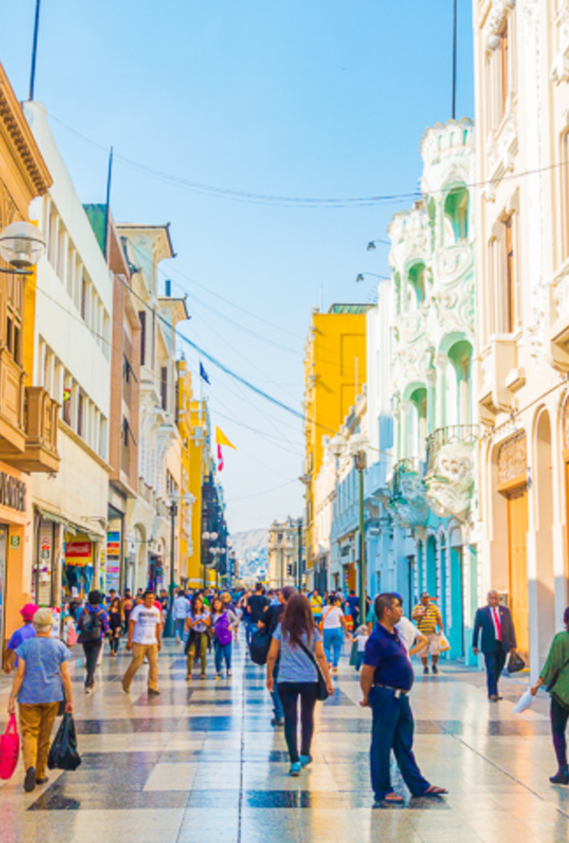 تسوق وسط محيط رائع في لاركومار