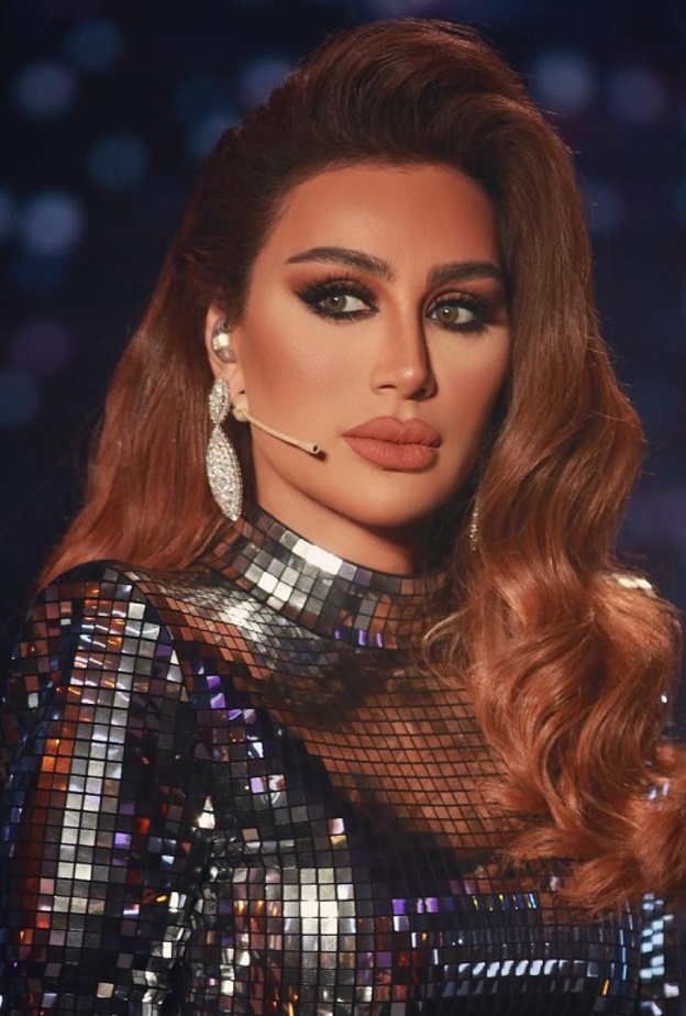 مايا دياب لا تمل من التفيير باطلالاتها الجمالية