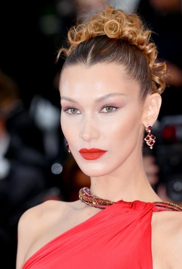 أحمر شفاه قوي ومات من Blanca Padilla