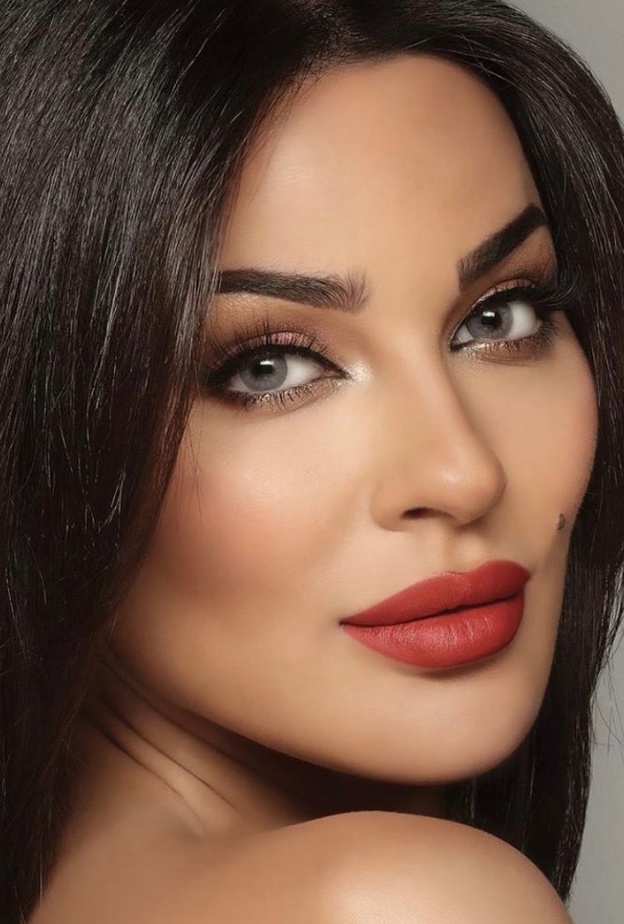إطلالات مكياج سيرين عبد النور المشمشية