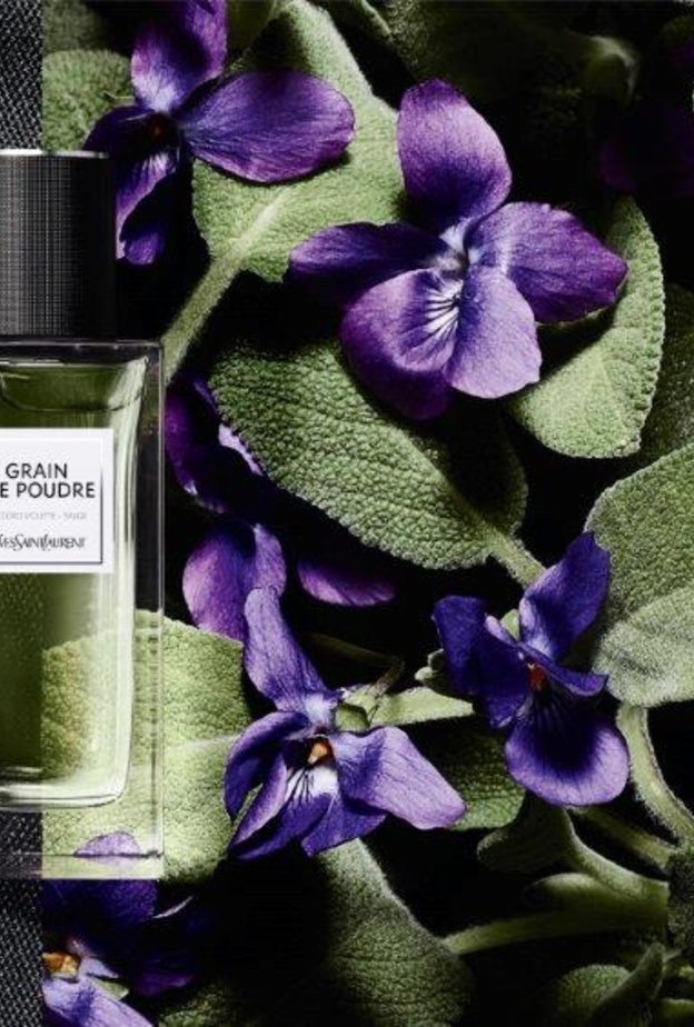 تمتعي بالأثر العطريّ الفريد لـ Grain De Poudre من YSL Beauté