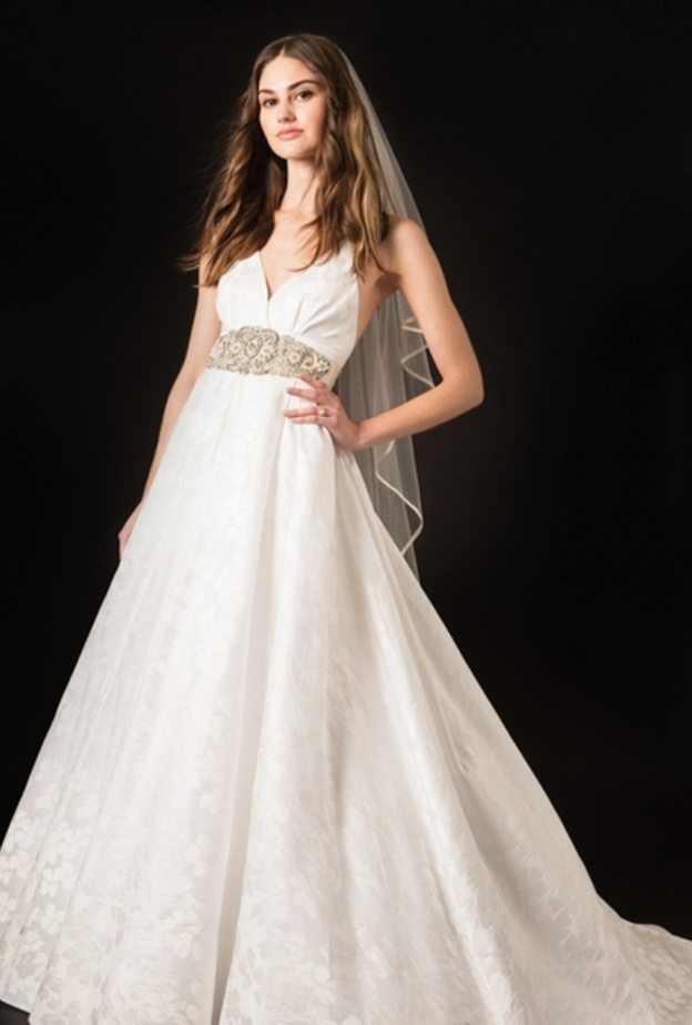 موديلات فساتين زفاف تمبرلي لندن لربيع 2020