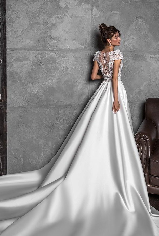 فستان من تصميم berta