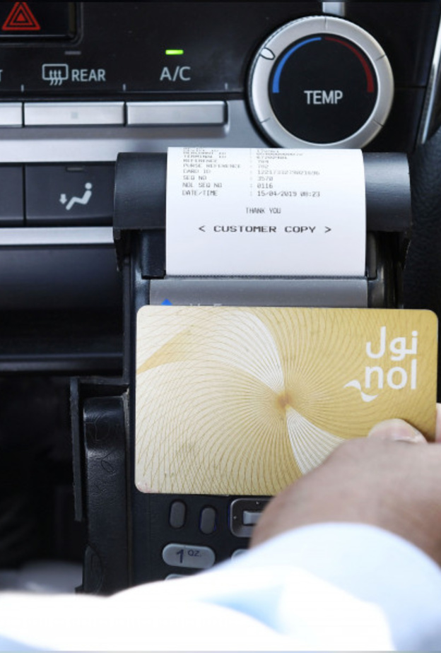 طرق دبي : أكثر من 3 مليون درهم معاملات الدفع الإلكتروني في مركبات الأجرة