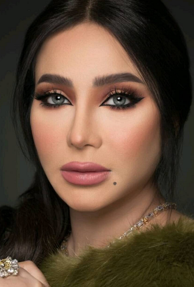 احصلي على رسمة أيلاينر حادة بأسلوب لجين