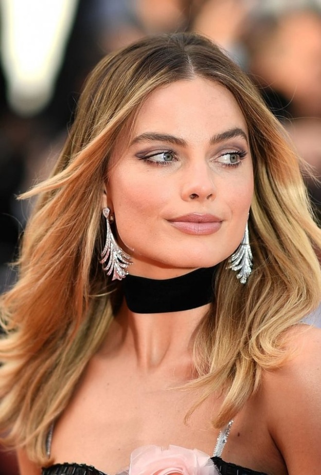 االعودر الى عصر الستينيات مع جمال Elle Fanning بمكياج فاخر