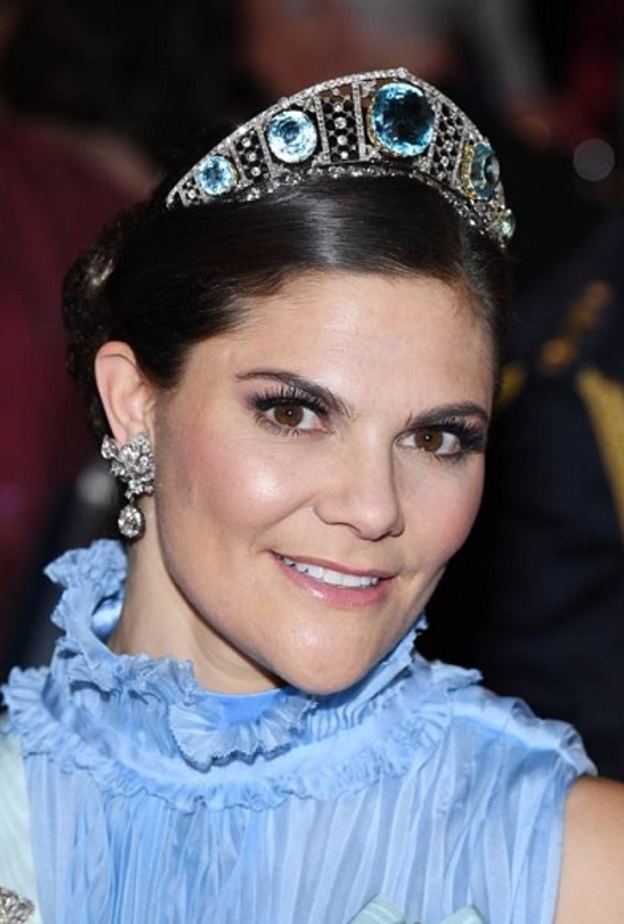 الملكة ماكسيما ترتدي بروش الأكوامارين