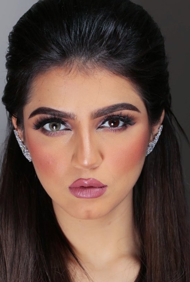 نيرمين محسن وشقيقتها 