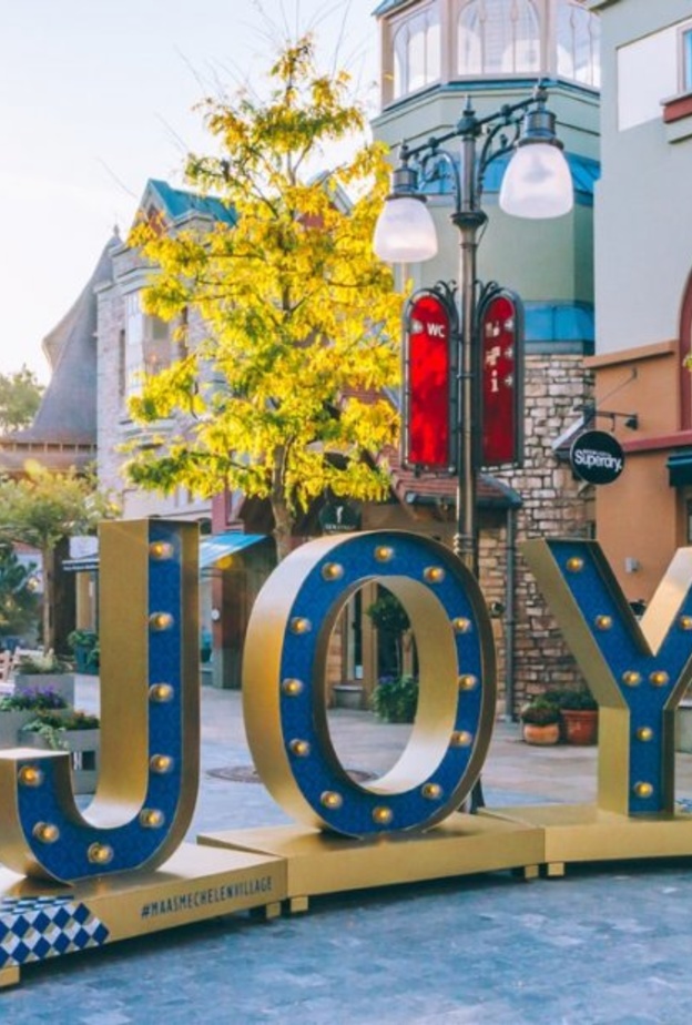 تحت شعار "بلجيكي وأفتخر" Bicester Village تتعاون مع الفنان السريالي شارل كيزان