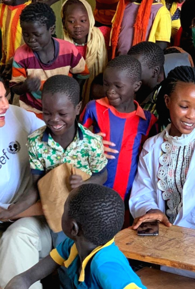 بالصور بريانكا تشوبرا Priyanka Chopra تزور الأطفال اللاجئين في إثيوبيا