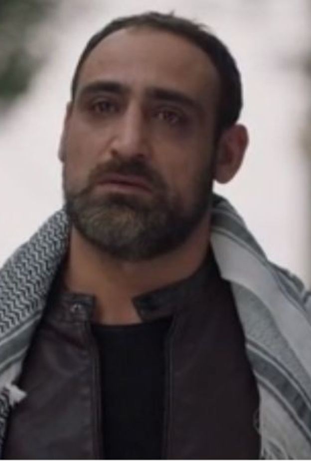 منى واصف تهدد اخصامها بالسلاح