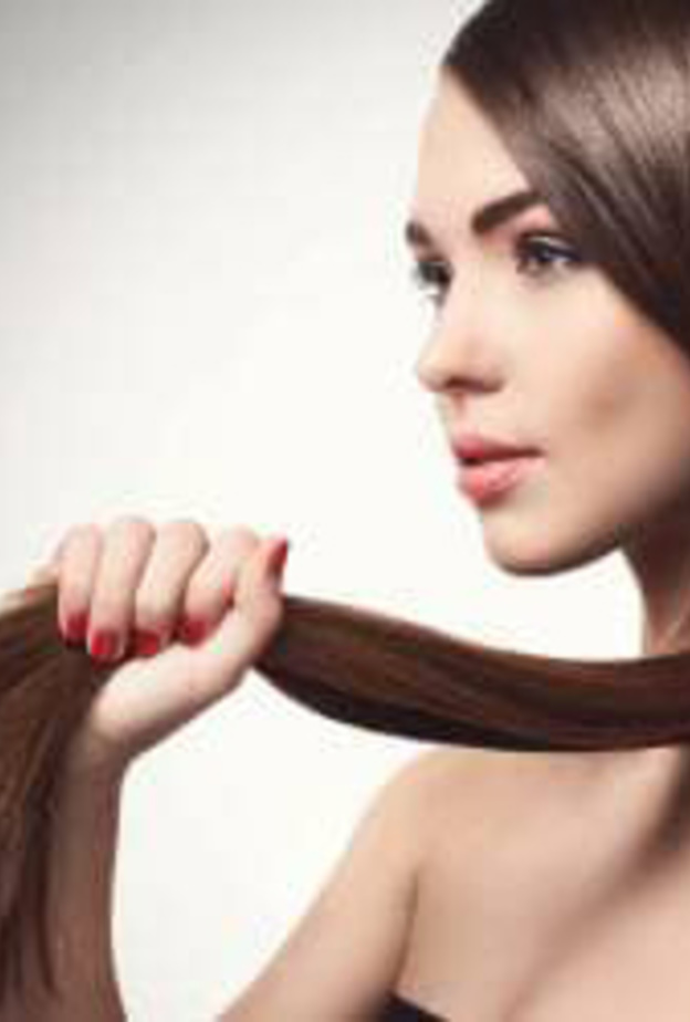 طرق زراعة الشعر للنساء وأهم أضرارها