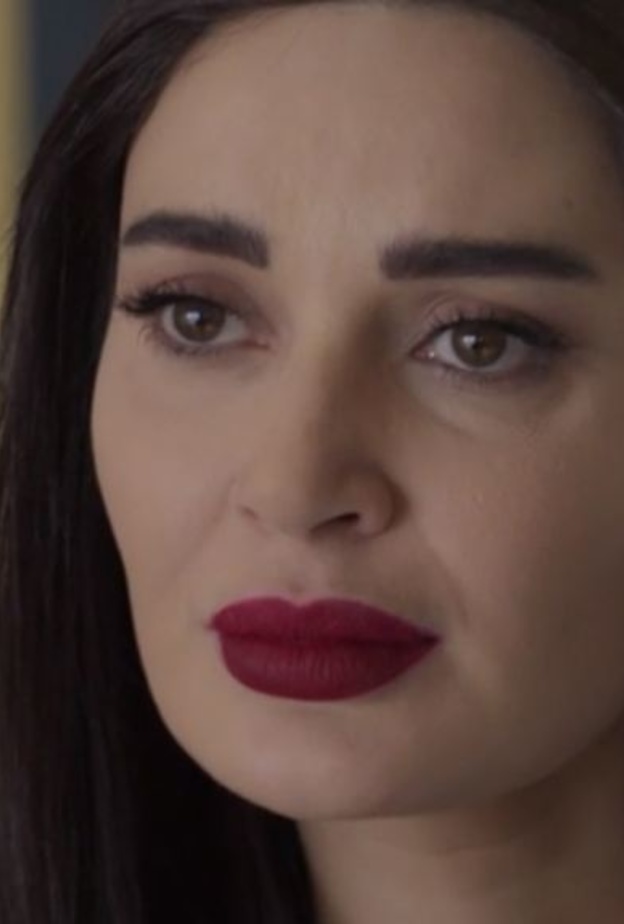 نادين نجيم تتعرض للعنف في مسلسل "خمسة ونص"