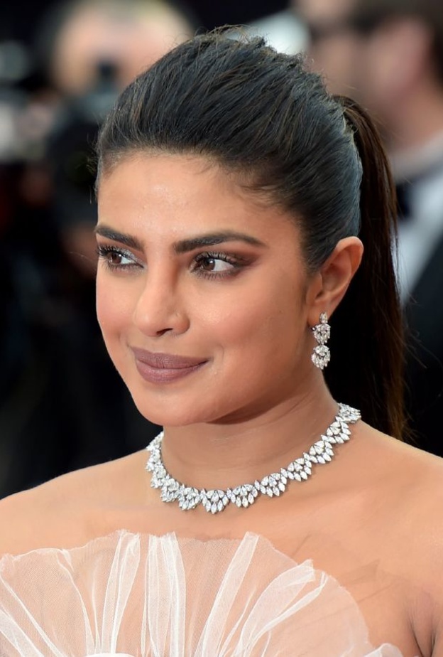 كاميلا موروني ترتدي مجوهرات بولغاري