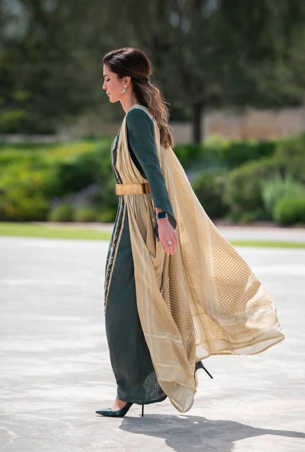 أناقة ملفتة للملكة رانيا 