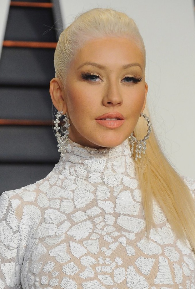 أجمل إطلالات مكياج كريستينا