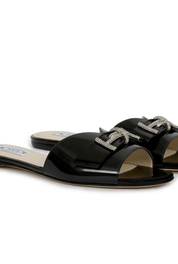 مجموعة صنادل حصرية من Tod’s في الشرق الأوسط