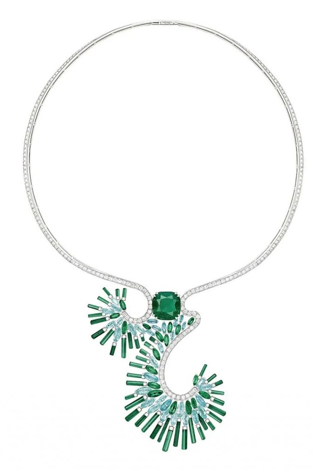 عقد من تيفاني Tiffany