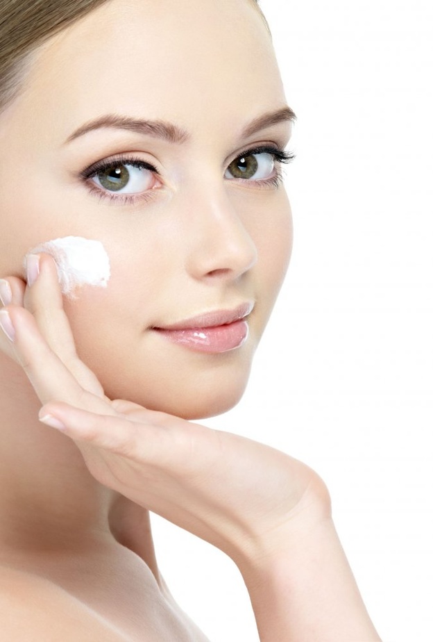 تقشير الجسم والبشرة من اهم النصائح لروتين العناية بالجسم قبل عيد الفطر