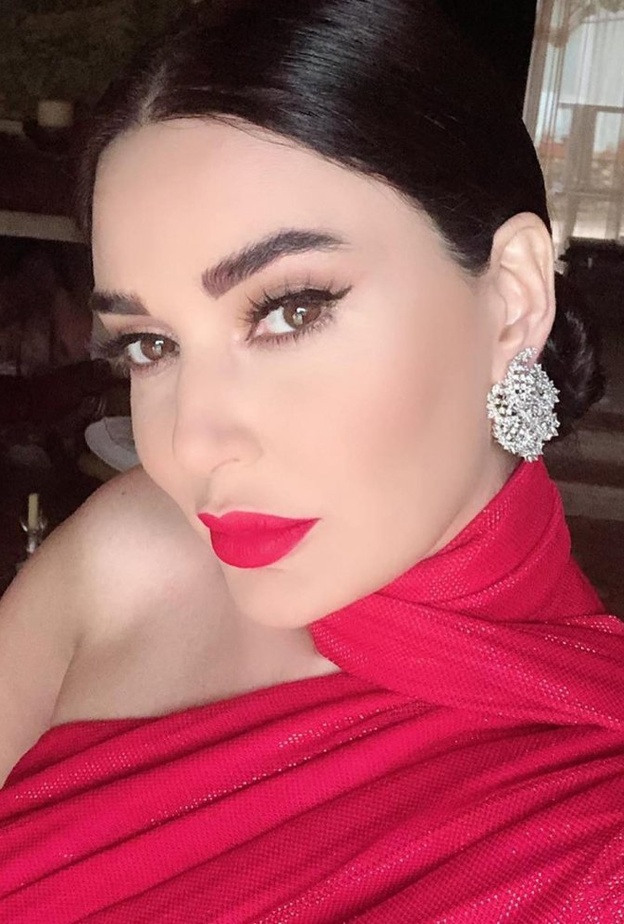 سيرين عبد النور حبست الانفاس بإطلالتها الجمالية امس