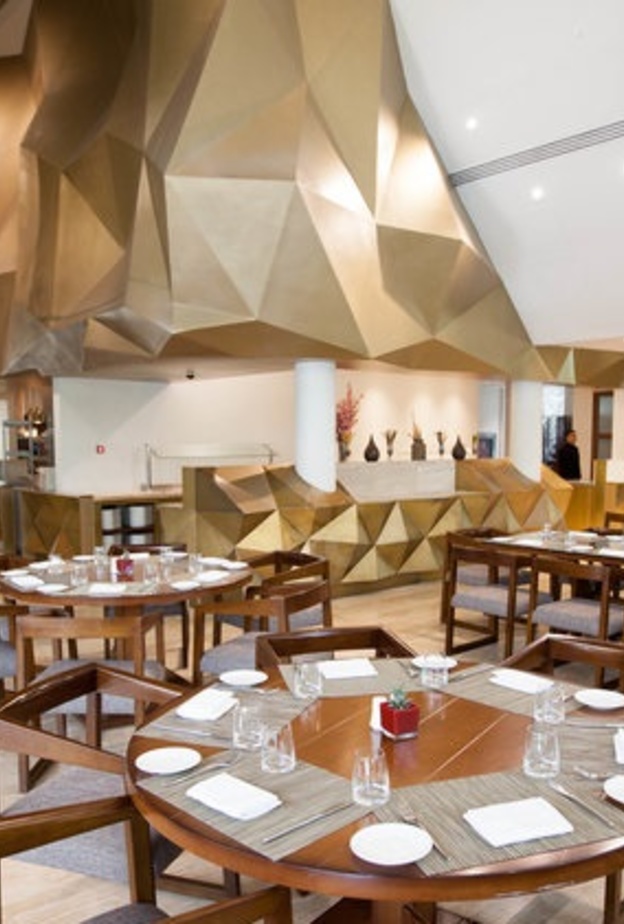 مطعم نوماد - فندق جميرا الخور