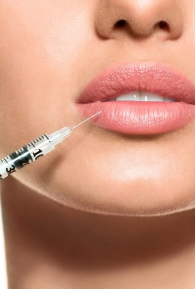 تعرفي على عملية تكبير الشفايف بالسيليكون لشفاه ممتلئة وجميلة وأهم مخاطرها