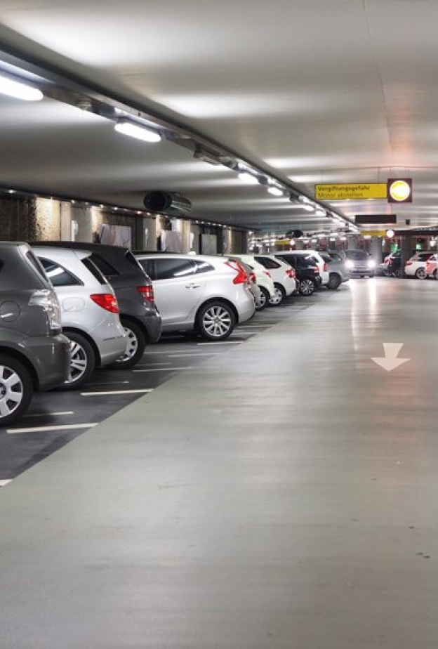  إتمام علميات الركن بشكل صحيح يتطلب التأقلم أولاً على السيارة وحدود زواياها الخارجية وموضع الإطارات.