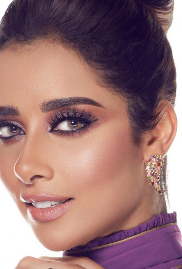 رسمات مكياج ملون بالتدرجات الحمراء البراقة لعيد الفطر 2019