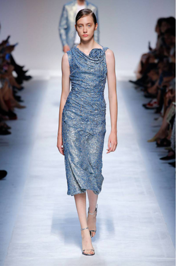 فستان للعيد من Alexander McQueen 