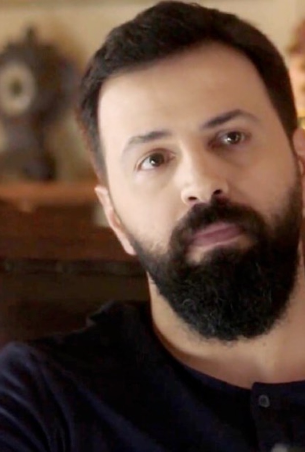 خال جبل يزورهم في المنزل