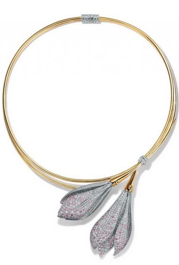 أقراط من بياجيه Piaget