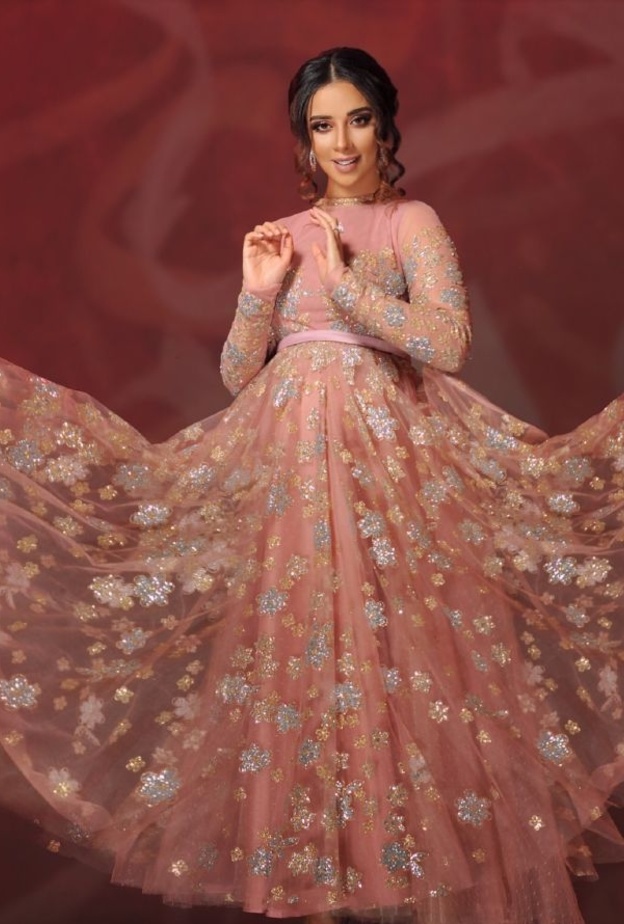 موديلات فساتين موردة في عيد الفطر 2019 من النجمة بلقيس