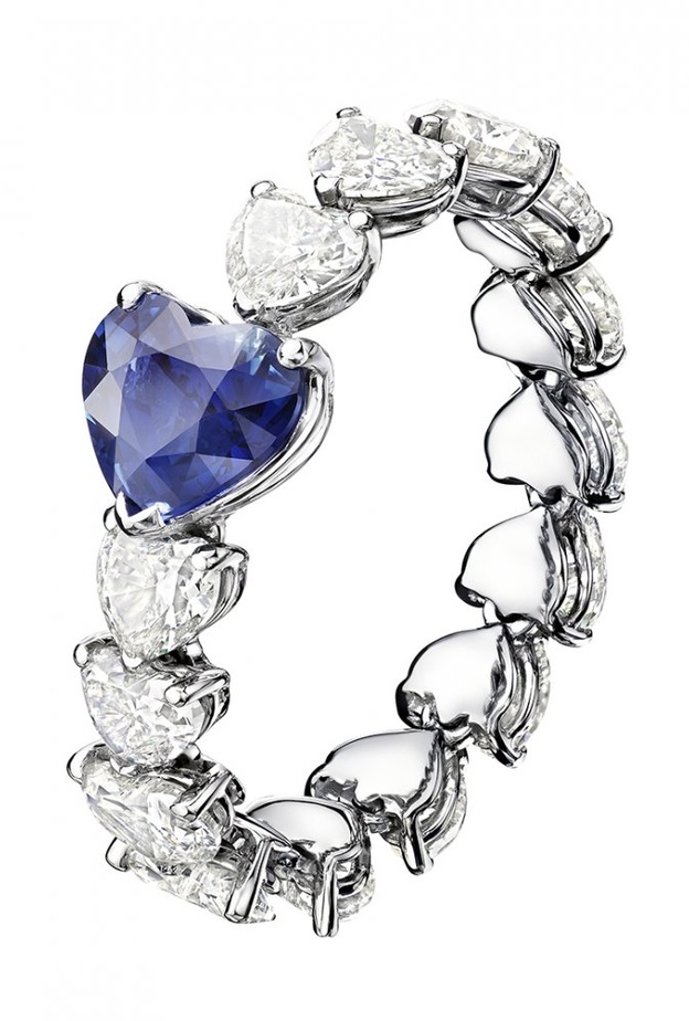 خواتم زفاف على شكل قلب من دار Cartier