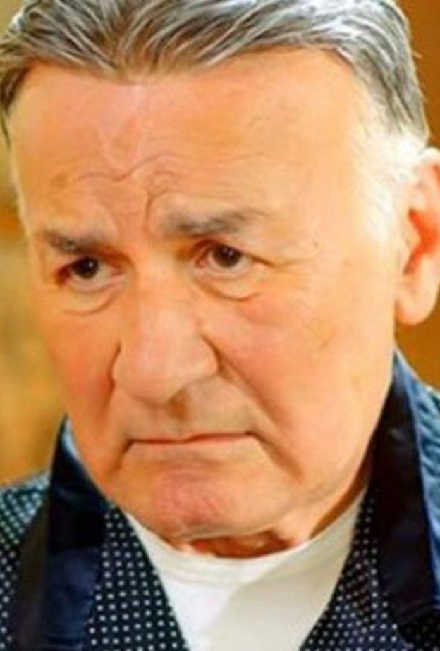  عزت أبو عوف بحالة صحيّة حرجة