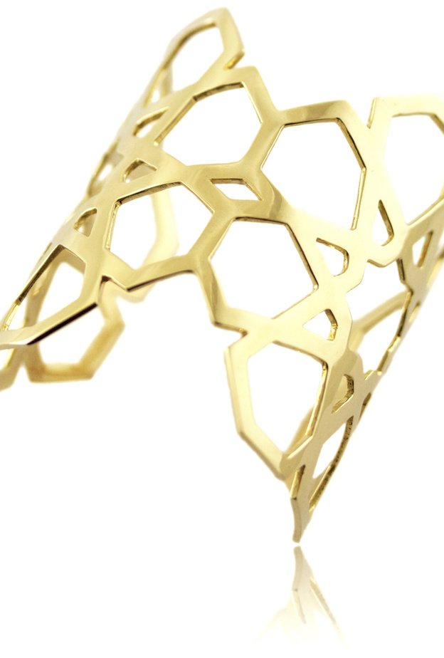 اسوارة من إليانا ماكري Ileana Makri